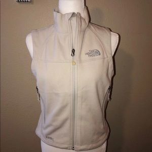 White north face vest